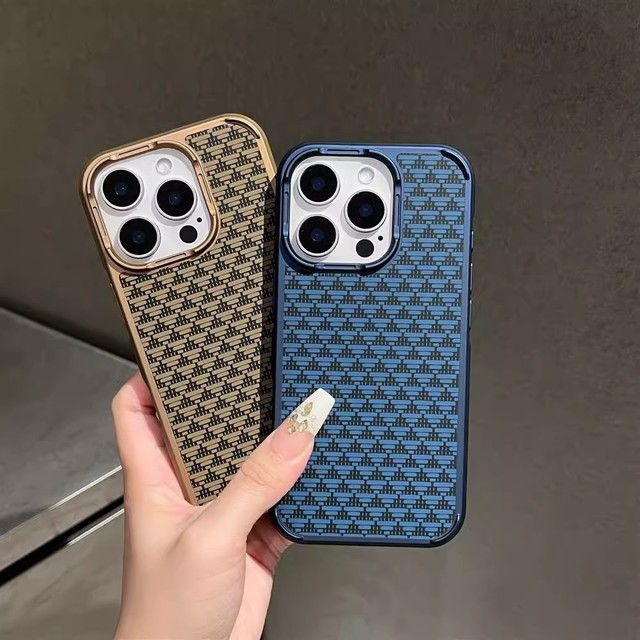 Magnetic Shockproof Phone Case for iPhone 18 17 16 15 Pro Carbon Fiber Pattern , Full-Body Protective Cover Camera Protection