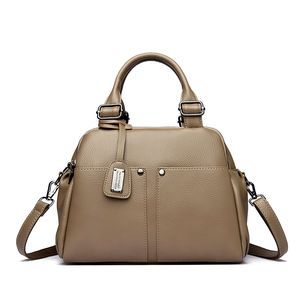 Sac à main décontracté portable en polyester durable pour femme, de luxe, de style européen-américain, à forme géométrique, avec rivets et fermeture éclair antivol, pour usage quotidien - Product Image 1