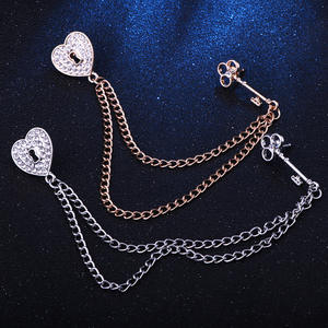 Broche de Llavero con Corazón de Aleación Chapada, Estilo Coreano, Accesorios para Parejas, Cadena con Borlas, Corsage de Una Pieza, Venta al por Mayor de Fábrica - Product Image 2