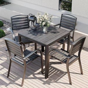 Ensemble de table et chaises d'<span class=keywords><strong>extérieur</strong></span> rectangulaires résistant aux UV, mobilier <span class=keywords><strong>en</strong></span> plastique imitation <span class=keywords><strong>bois</strong></span> avec fauteuils à accoudoirs - Product Image 4