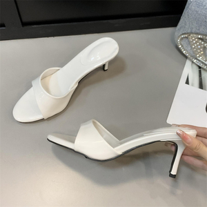 Sandales d'été 2025 élégantes à talon aiguille, bout ouvert, en cuir verni, avec bride cheville et design haut de gamme - Product Image 3