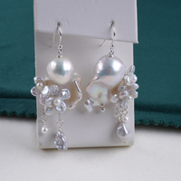 Diseño de moda 925 Plata esterlina Gran flor barroca Forma Perla de agua dulce Mujeres Pendientes de aro