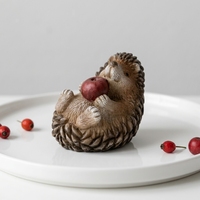 Hérisson tenant une pomme art et artisanat résine baptême souvenirs résine artisanat résine artisanat personnalisé oiseau lampe de table lampe à led