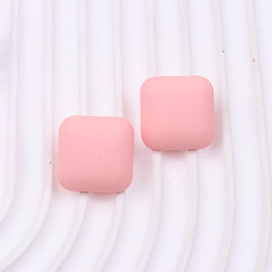 Pendientes de tuerca de color acrílico, pendientes de color caramelo con pintura en aerosol de doble cara para mujer Uionen 795 - Product Image 2