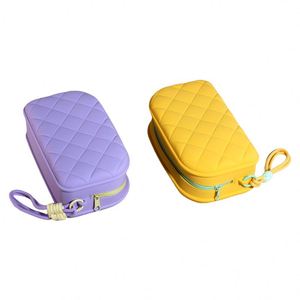 กระเป๋าเครื่องสำอางซิลิโคนแบบพกพา ดีไซน์ใหม่ OEM/ODM สำหรับเดินทาง กันน้ำ ทำความสะอาดง่าย น่ารัก - Product Image 4
