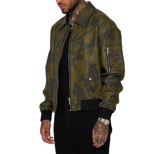 جاكيت رجالي عالي الجودة بنمط التمويه مع جيوب جانبية على الأكمام، مصنوع من الجلد السميك مع ياقة قابلة للطي وحواف مدببة - Product Image 1