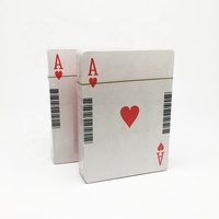 Cartes à jouer de poker Qaisar Advertising avec finition mate, étui de rangement en PVC imperméable - Certifié EN71, logo personnalisé, vente en gros