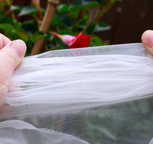 Malla Antimosquitos de HDPE Resistente a los Rayos UV, 4'x20', Malla Fina para Protección contra Plagas, Malla de Jardín para Invernadero, Cubierta para Huertos Elevados - Product Image 4