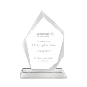Gravure populaire en gros personnalisée prix de <span class=keywords><strong>cristal</strong></span> blancs K9 <span class=keywords><strong>cristal</strong></span> Base sculpture trophée de récompense de trophée de <span class=keywords><strong>cristal</strong></span> - Product Image 1