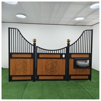 Écurie à chevaux portable préfabriquée sur mesure avec toit, équipement d'écurie à chevaux en acier galvanisé de style européen