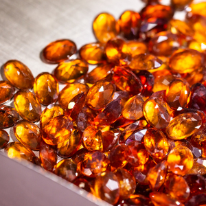 Piedra preciosa suelta natural naranja granate ovalada 4*6mm espesartina suelta para joyería Fabricación de piedra desnuda - Product Image 4