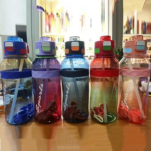 Grande <span class=keywords><strong>Gourde</strong></span> de <span class=keywords><strong>Sport</strong></span> en Plastique Grande Capacité 1500ML avec Paille et Poignée - Product Image 1