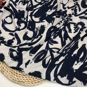 Tela inclinada de caballería satinada con estampado floral de poliéster suave de la mejor calidad de gama alta <span class=keywords><strong>para</strong></span> tela de vestido o camisas - Product Image 2