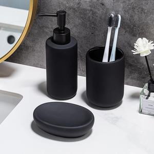 Juego de Accesorios de Baño de Tres Piezas en Blanco con Dispensador de Jabón, Vaso y Jabonera de Plástico para Baños - Product Image 4