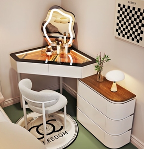 Nuova Toeletta Angolare Moderna in Legno Massello per Piccoli Appartamenti con Specchio Illuminato e Cassetti Integrati per Camera da Letto e Cosmetici - Product Image 1