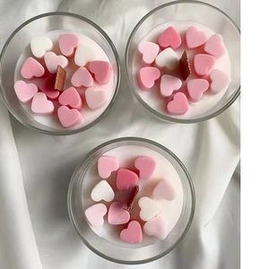 Bougie parfumée en cire de soja aromathérapeutique LANJO Novelties avec des cœurs, pour la Saint-Valentin, romantique et personnalisée - Product Image 2