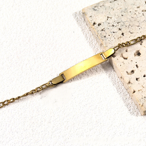 Bracelet en acier inoxydable courbé avec breloques cœur, couronne et papillon, chaîne dorée, cadeau de vacances, bijoux de mode, vente en gros - Product Image 4