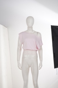 Haut asymétrique uni pour femme avec dentelle, manches courtes, épaules dénudées et ourlet transparent – Collection été 2026 – Chic, décontracté et idéal pour les soirées - Product Image 6