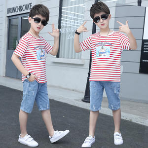 Ensemble de vêtements pour enfants, style tendance, pantalon en jean bleu pour garçons, avec chemise rayée, vente en gros - Product Image 2