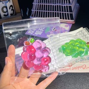 Jouet anti-stress en forme de raisin, fait main, à presser, à rebond lent, pour soulager le stress - Product Image 1