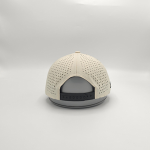 Casquette de baseball sportive en polyester de haute qualité, imperméable, à 5 panneaux, avec logo en patch de caoutchouc personnalisé, découpe laser et trous, avec cordon, vente en gros - Product Image 4