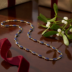 Collar de cuentas de lapislázuli e hidroesmeralda en plata. Eleva tu estilo con este impresionante collar de cuentas de oro amarillo. - Product Image 2