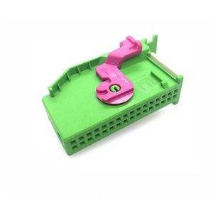 Connecteur en plastique vert 32 positions Audi Volkswagen Skoda pour tableau de bord de voiture ECU DT04-3P-P007 - Product Image 1