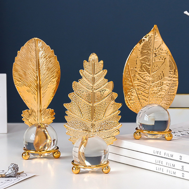 2026 Light Luxury Home Decor Gold Leaf Crystal Ball Modern Table Ornament for Interior Styling