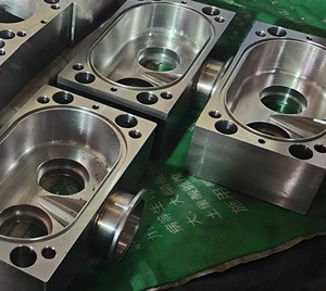 Machine <span class=keywords><strong>de</strong></span> remplissage automatique <span class=keywords><strong>de</strong></span> crème à double vis à haute viscosité pour eau parfum <span class=keywords><strong>whisky</strong></span> liqueur cornichon confiture pâte <span class=keywords><strong>de</strong></span> sésame autre - Product Image 6