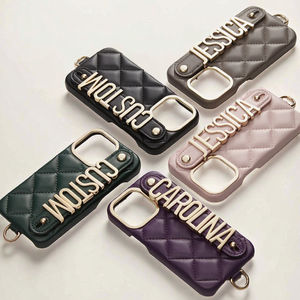 Custodia per telefono in pelle di lusso personalizzabile per <span class=keywords><strong>iPhone</strong></span> 13/12/11pro Max lettera a righe d'oro con nome Charm cinturino - Product Image 2