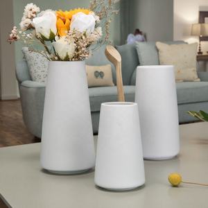 Vaso Minimalista in Ceramica Bianca con Finitura Sabbiata, Vaso <span class=keywords><strong>per</strong></span> <span class=keywords><strong>Fiori</strong></span> in Stile Nordico Moderno, Centrotavola <span class=keywords><strong>per</strong></span> Casa e Ufficio - Product Image 4