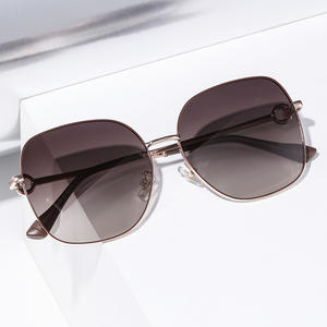 Nuevas gafas de sol polarizadas con montura cuadrada para mujer, lentes UV400 TAC, montura de metal TR, estilo de alta gama para exteriores, protección solar. - Product Image 2