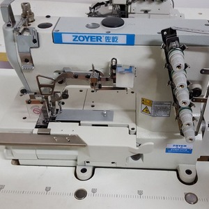 Zoyer ZY500-01CBD Large Square Head 3-Needle 5-Thread Direct Drive Coverstitch Sewing Machine - Product Image 2