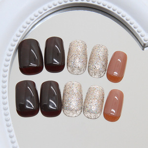 24 pièces de haute qualité court carré <span class=keywords><strong>faux</strong></span> <span class=keywords><strong>ongles</strong></span> café couleur brillant gelée <span class=keywords><strong>colle</strong></span> <span class=keywords><strong>ongles</strong></span> pressés <span class=keywords><strong>prix</strong></span> de gros pour le doigt - Product Image 3