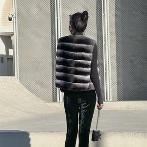 <span class=keywords><strong>Gilet</strong></span> en fausse <span class=keywords><strong>fourrure</strong></span> violet court et tendance pour femme – Collection automne-hiver, écologique et décontracté - Product Image 2