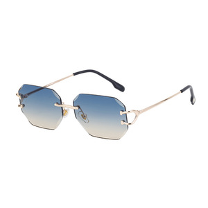 Lunettes de <span class=keywords><strong>soleil</strong></span> unisexes de style européen et américain, rétro, tendance, en métal, verres UV400, bordure carrée sans monture, coupe diamant, transfrontalières - Product Image 4