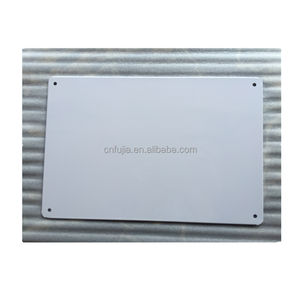 En blanco de metal estaño signo blanco placas de Estaño con 4 agujeros colgando en la pared - Product Image 1