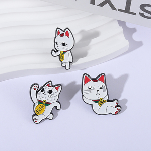 Turbo Granny Cat Spying Esmalte Pins Personajes de dibujos animados de Anime Cat Running Broches de dedo medio Insignia de solapa Regalos de joyería divertidos - Product Image 2