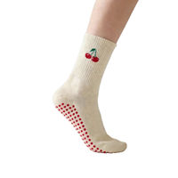 Chaussettes de Pilates antidérapantes avec logo personnalisé, soutien de la voûte plantaire, chaussettes de compression pour studio de yoga, fabricant OEM ODM