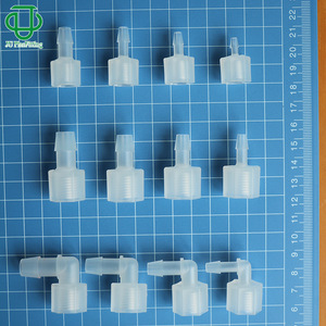 Conector de Tubería de Plástico PP de Goma Recto Interno Roscado de 1/4NPT JU Excelente para Agua y Gas - Product Image 1