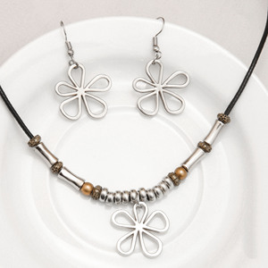 Conjunto de collar y pendientes de cuerda encerada con cuentas de flor de plata tibetana para mujer, joyería de moda, cadena para suéter, accesorio de playa - Product Image 4