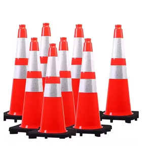 Özel su geçirmez PVC yumuşak trafik güvenliği koni ev park ve karayolu güvenliği uyarı koni özel kauçuk koni - Product Image 1