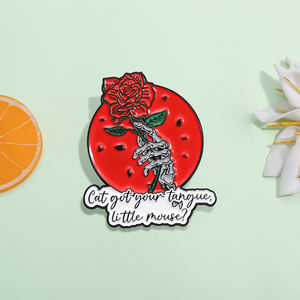 Gato tiene tu lengua pequeño ratón esmalte Pin oscuro Romance broche solapa insignia joyería regalo al por mayor - Product Image 2