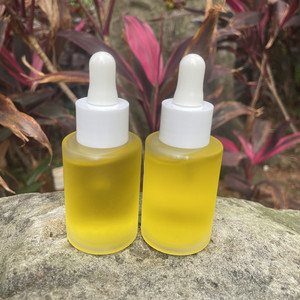 Suero de cúrcuma orgánico de Venta caliente, aceite de suero de vitamina C que ilumina la cara de cúrcuma brillante y brillante al precio más bajo - Product Image 3