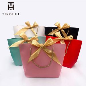 Bolsas de Papel para Regalo al por Mayor con Asas, Bolsas de Papel para Compras con Asas de Cuerda y Logotipo Personalizado - Product Image 4