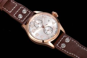 Montre mécanique - Boîtier doré tendance et très vendu avec fonction phase lunaire et luminescence nocturne - Product Image 4