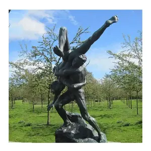 大きな庭の金属ヌード男彫刻等身大ブロンズ男性ボクサーフィギュア裸の二人の男がブロンズ像と戦う