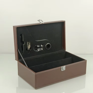 Dossiers en papier artistique brun de luxe avec gaufrage, élégants et robustes, avec tire-bouchon intégré pour un rangement et un transport sécurisés - Product Image 5