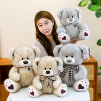 Grosir Pabrik OEM ODM Set Boneka Beruang Teddy Premium Berkualitas Tinggi dengan Motif Hati, Cakar, Kotak-kotak, dan Pita, untuk Hadiah Ulang Tahun Anak