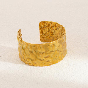 Conjunto de anillos de acero inoxidable con forma de flor para mujer, joyería de regalo con pulseras en tono dorado y plateado. - Product Image 4